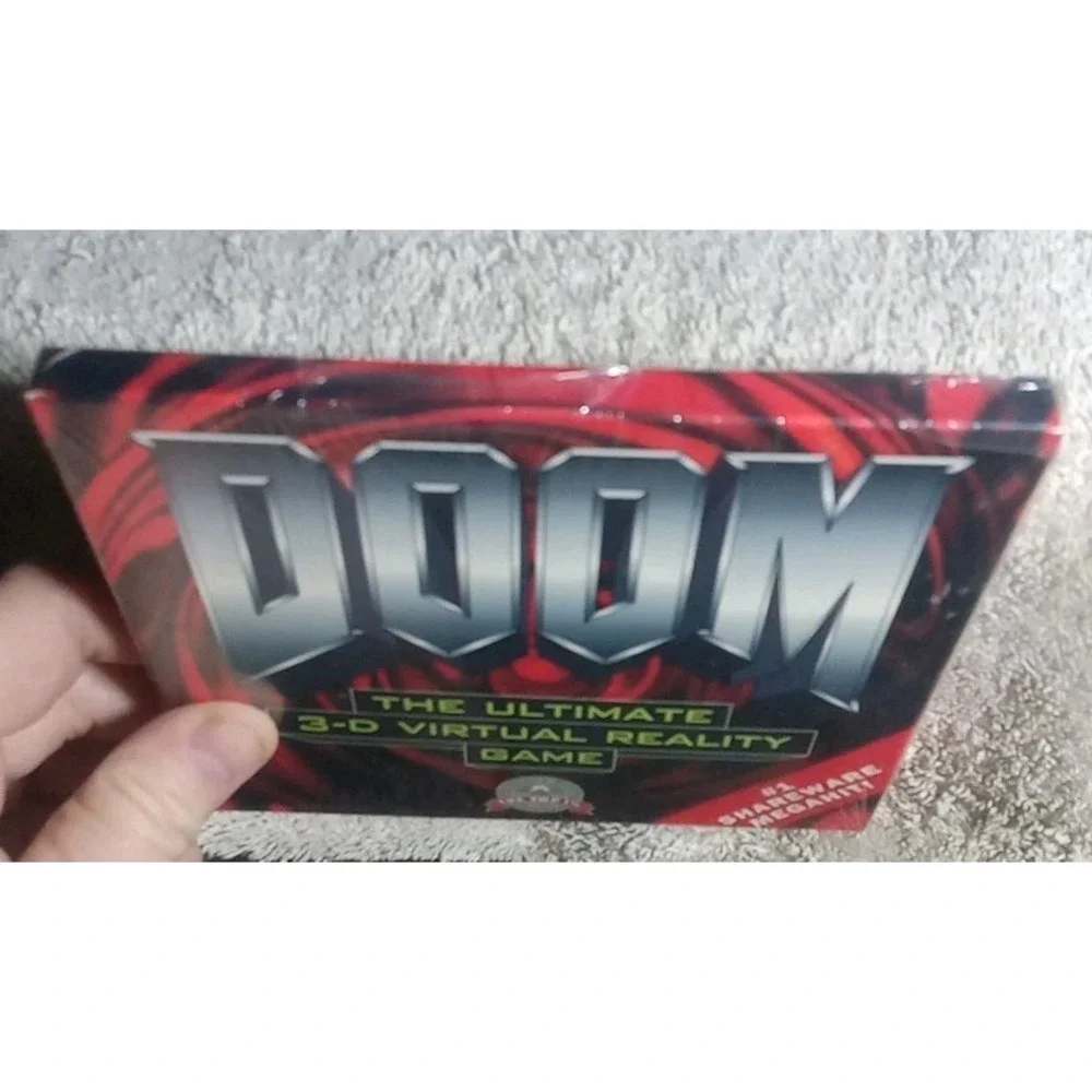 Doom The Ultimate 3-D Virtual Reality Game PC 1993 3.5 Disk Sealed Big Box New